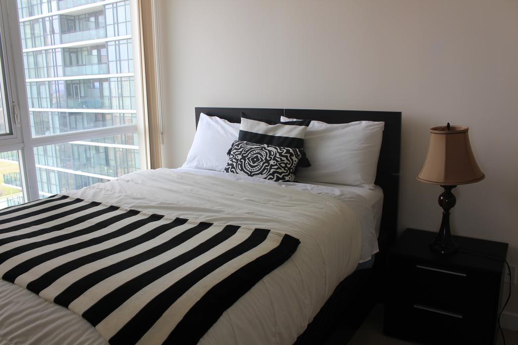 Elite Suites Mississauga Exterior photo